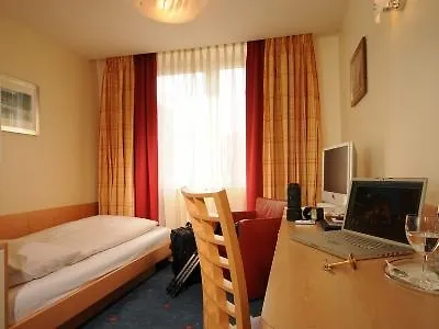 Hotell Torbraeu