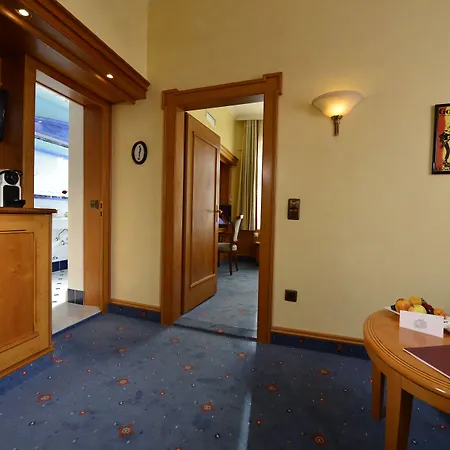 Hotell Torbraeu 4*